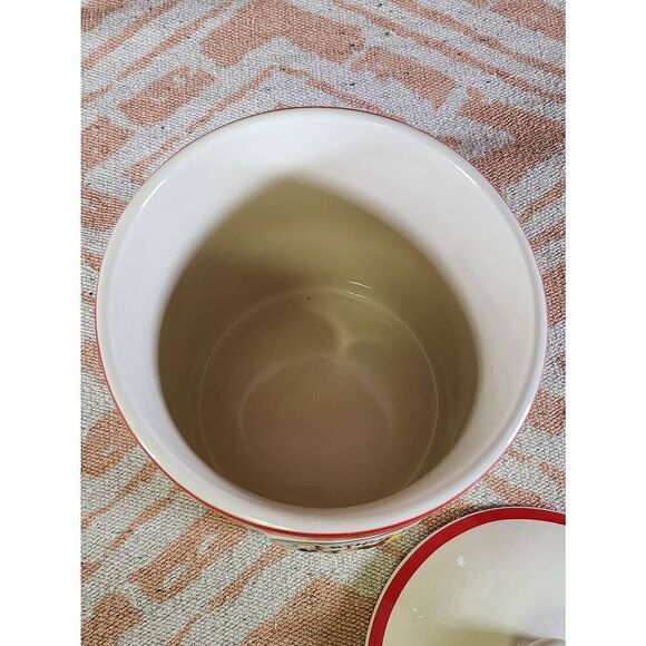 King Arthur Flour 1 quart Lidded Canister by Chantal - Picture 8 of 10